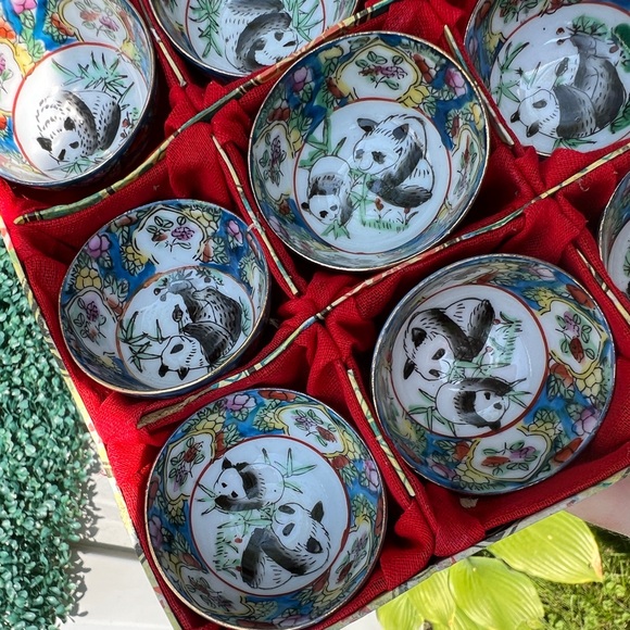 Vintage porcelain sake set, Sake Cup, Hand painted - Picture 8 of 13